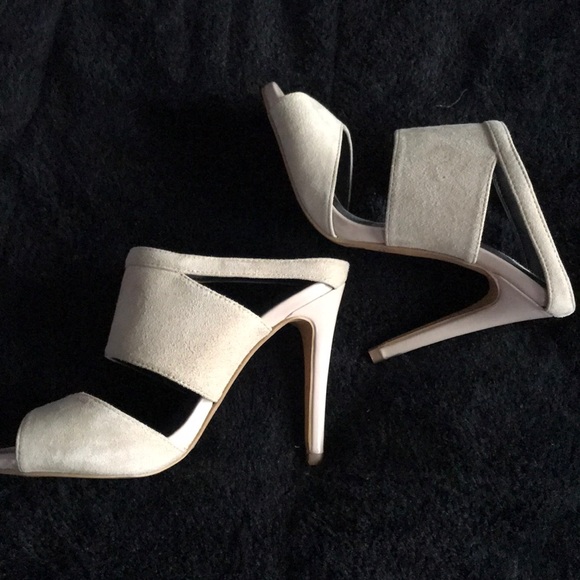 Aldo heels. Beige suede - Picture 2 of 8